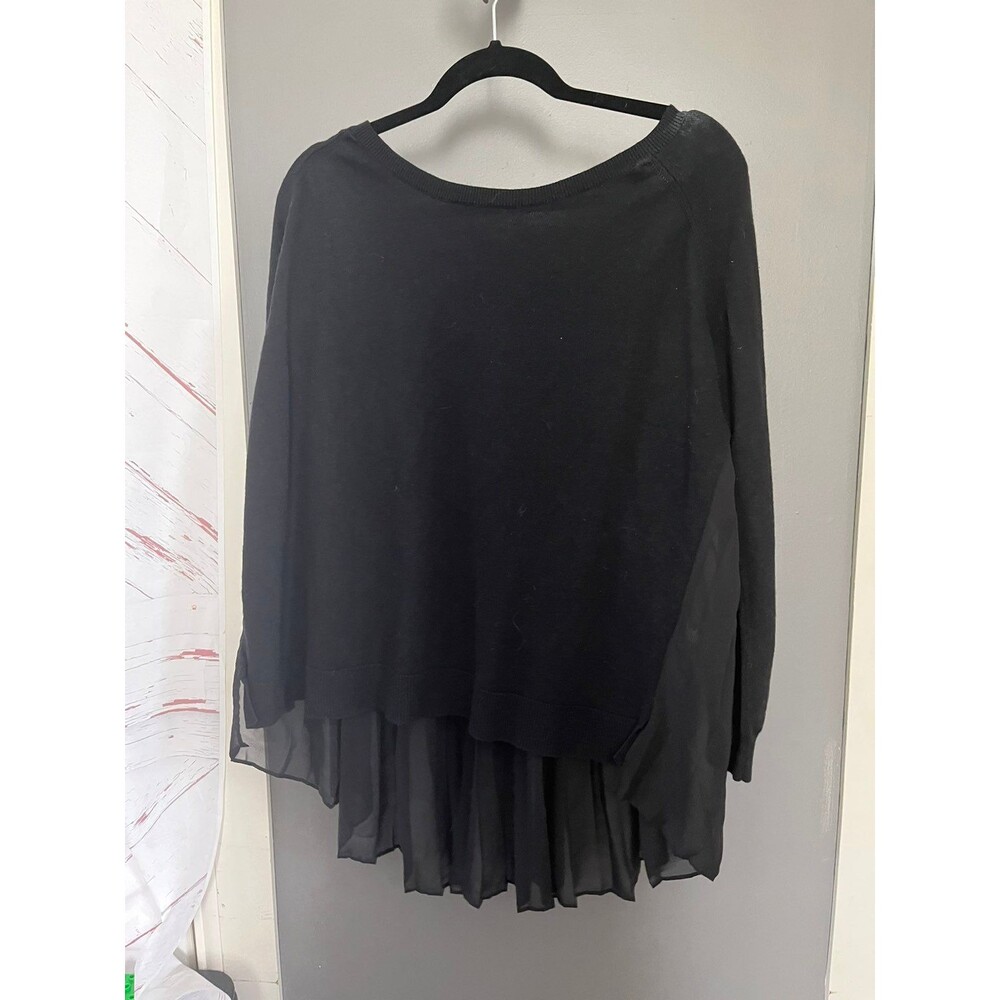 torrid size 1 black light weight sweater with back detail